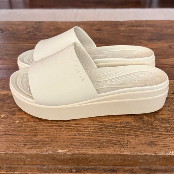 Crocs Cream Brooklyn Slide Platform Sandal Size 11 - Picture 2 of 8